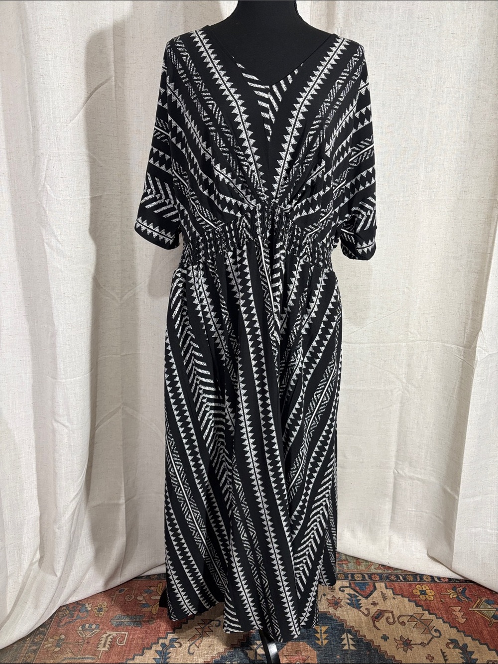 BloomChic Black & White Geometric Print Maxi Dress